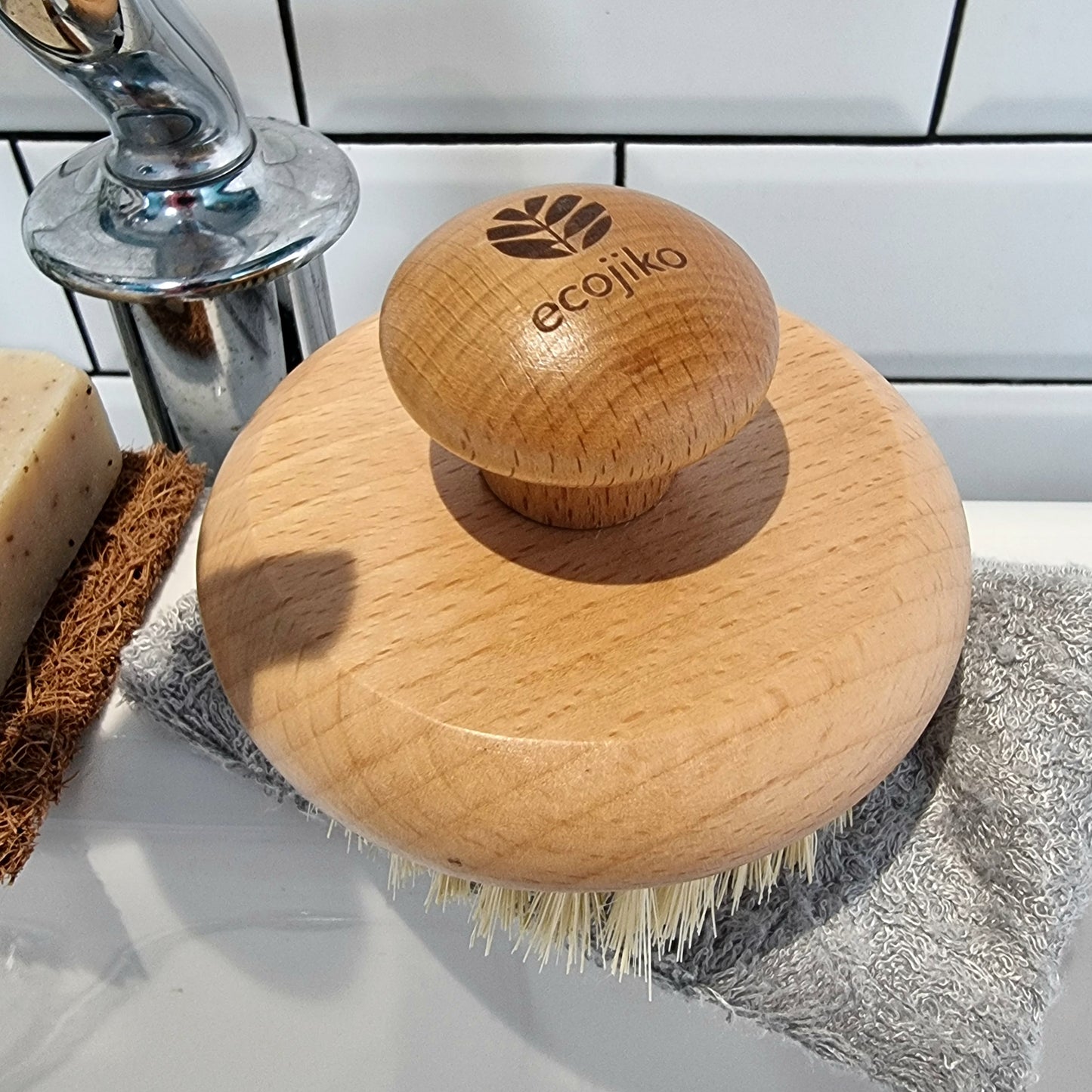 exfoliating wooden plastic free dry body brush