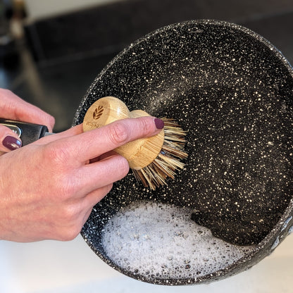 ecojiko pot scrubbing brush cleaning pan