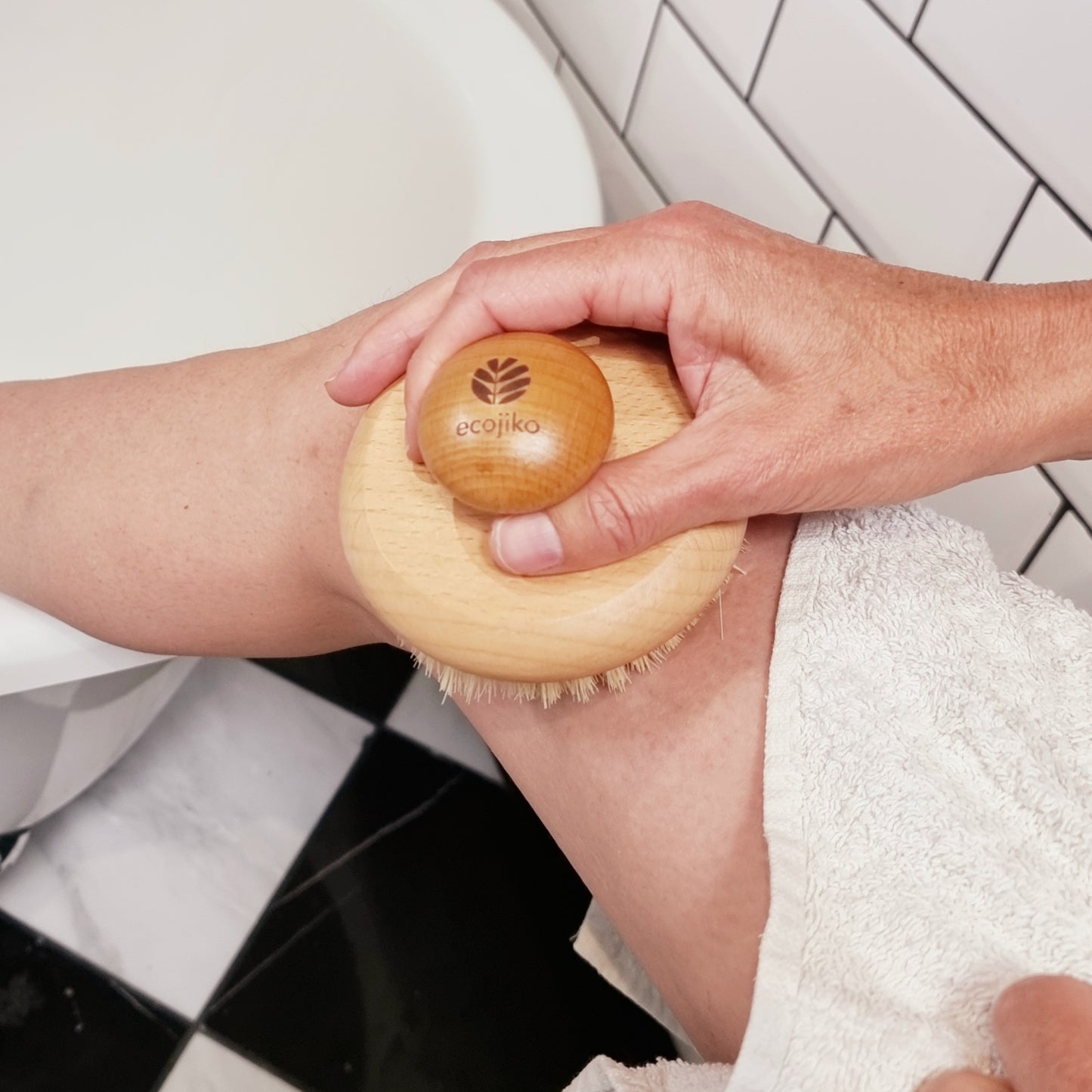 wooden exfoliating dry body brush
